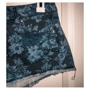 Printed Jean Shorts.
